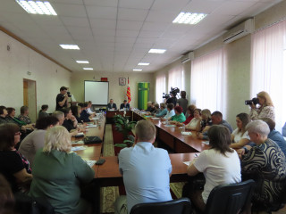 в Администрации Сафоновского района состоялся круглый стол на тему социального контракта - фото - 1
